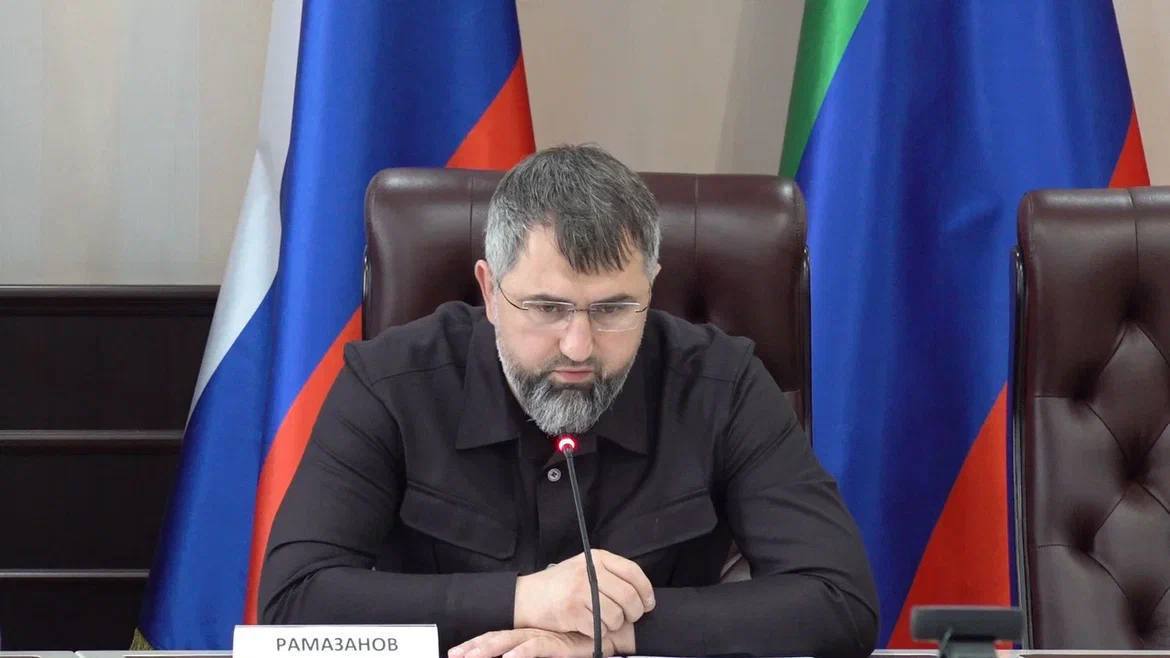 Глава кабмина РД «Первые 68 жилищных сертификатов получили жители Хасавюртовского и Дербентского районов»