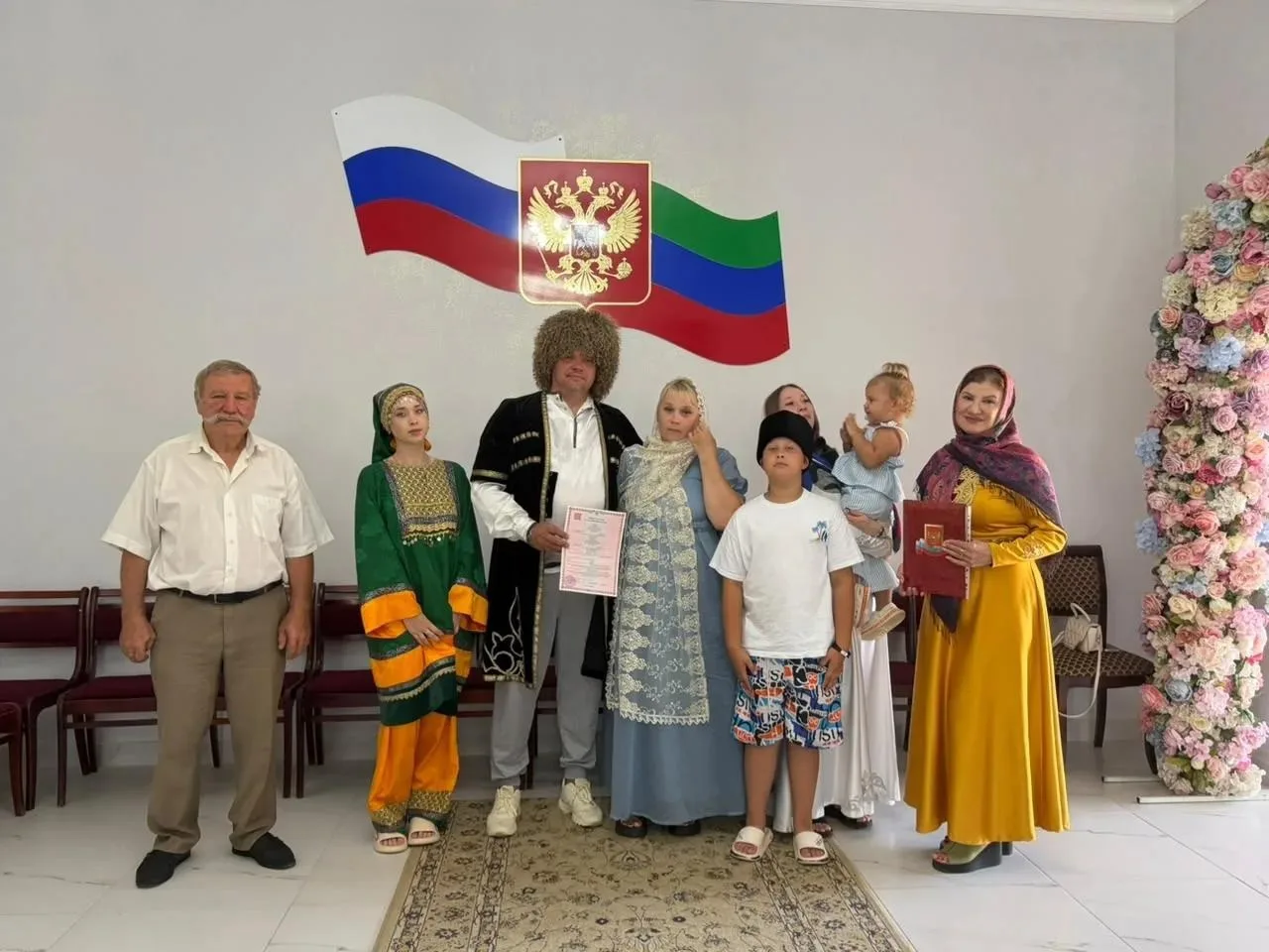 В честь Дня единства народов Дагестана в Избербаше зарегистрировали брак гости из Мордовии
