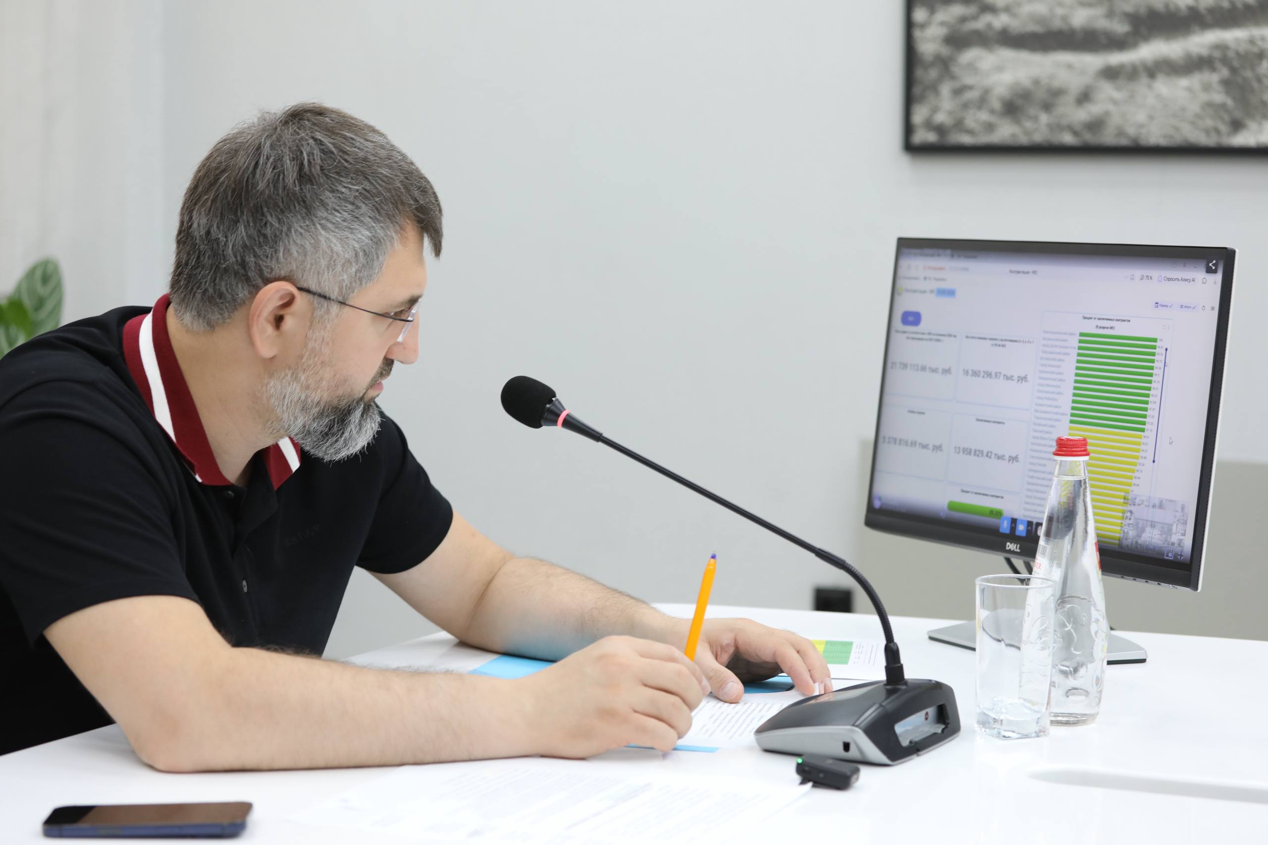 Магомед Рамазанов ввел еженедельный контроль за финансово-экономическим состоянием РД