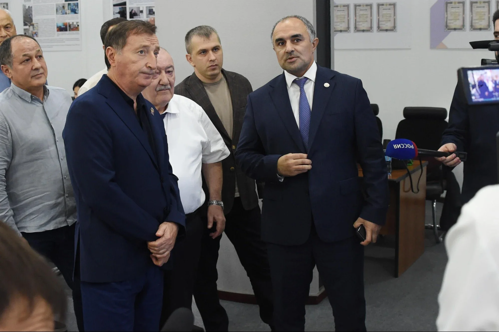 Спикер парламента РД проверил, как организован контроль за выборами