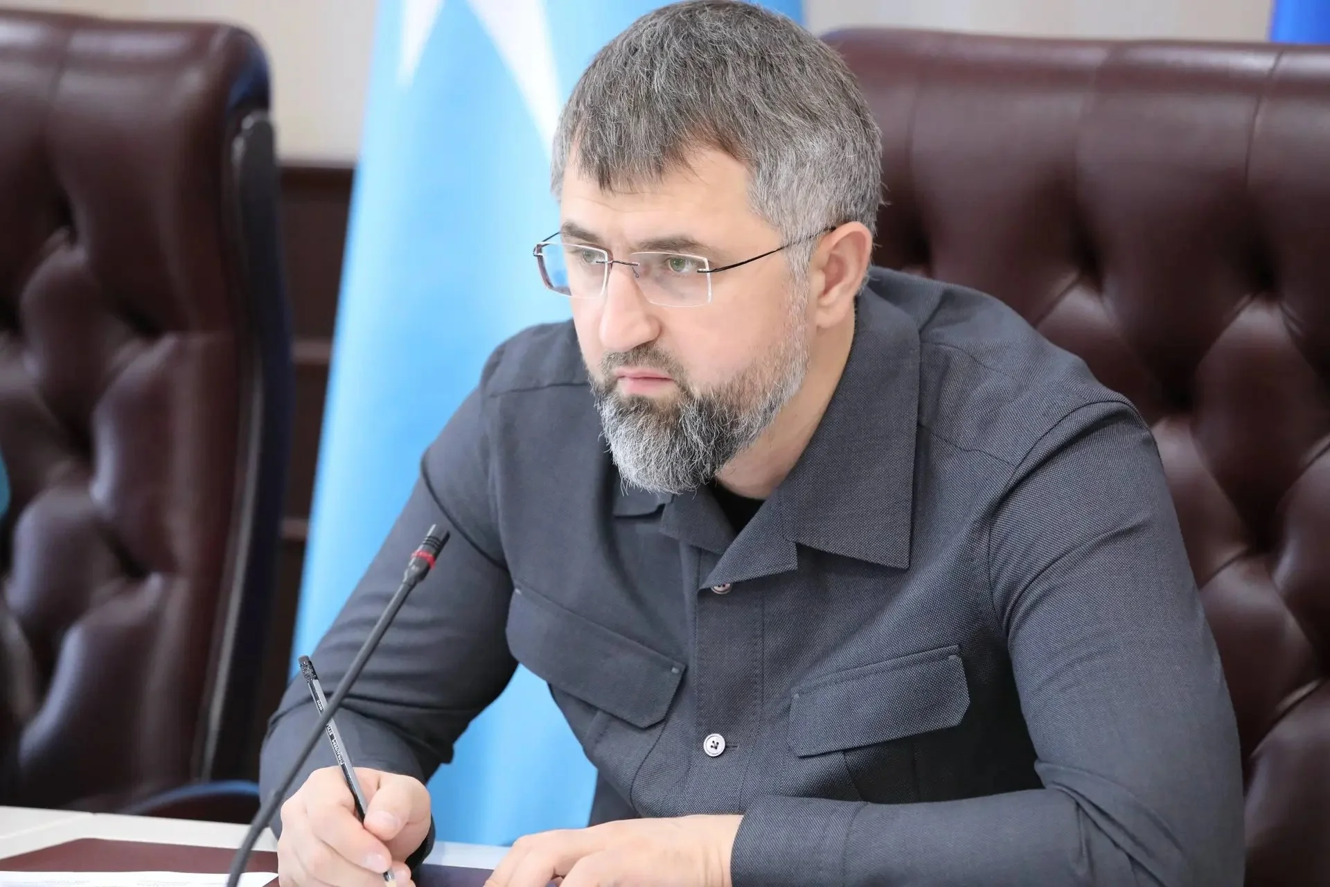 Глава кабмина РД поздравил жителей республики с Днем единства народов Дагестана