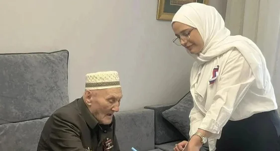 102-летний ветеран ВОВ Муса Багаудинов проголосовал на дому