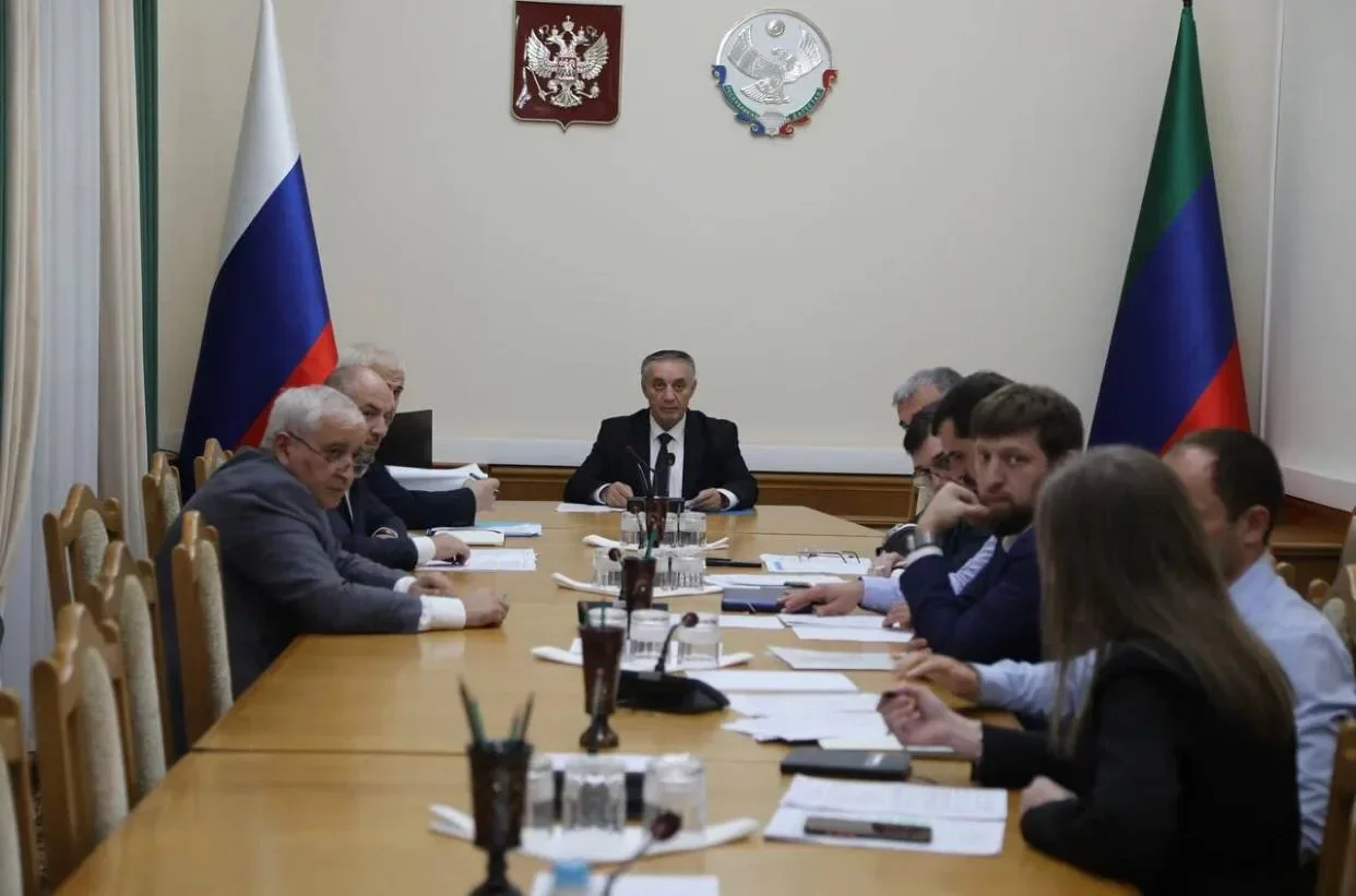 6 детских садов строят в Дербенте и Каспийске по нацпроекту «Семья»
