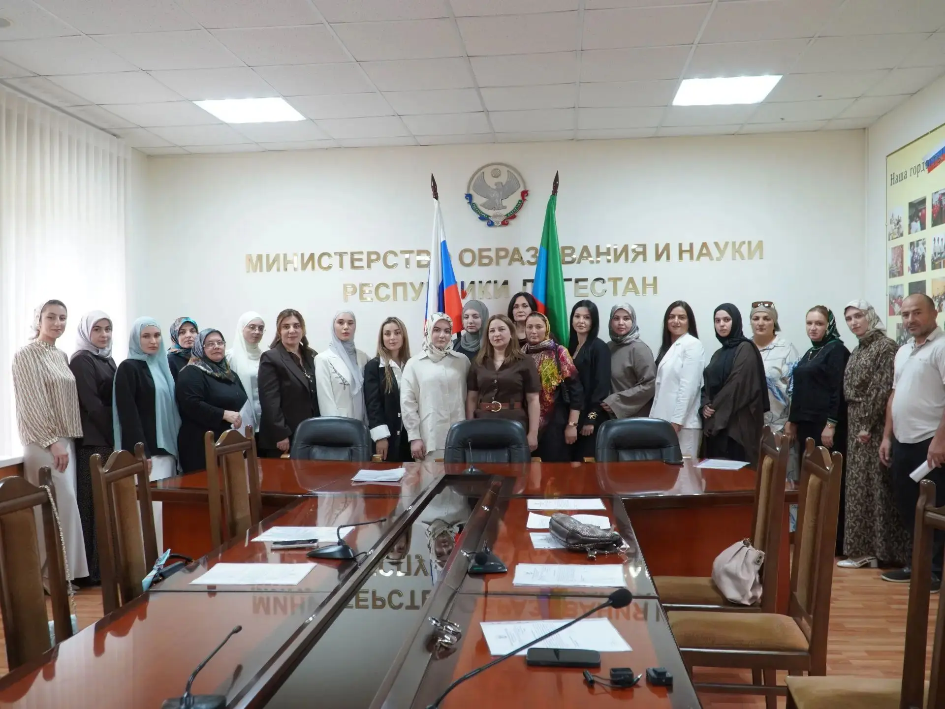 30 земских учителей поедут работать в районы Дагестана
