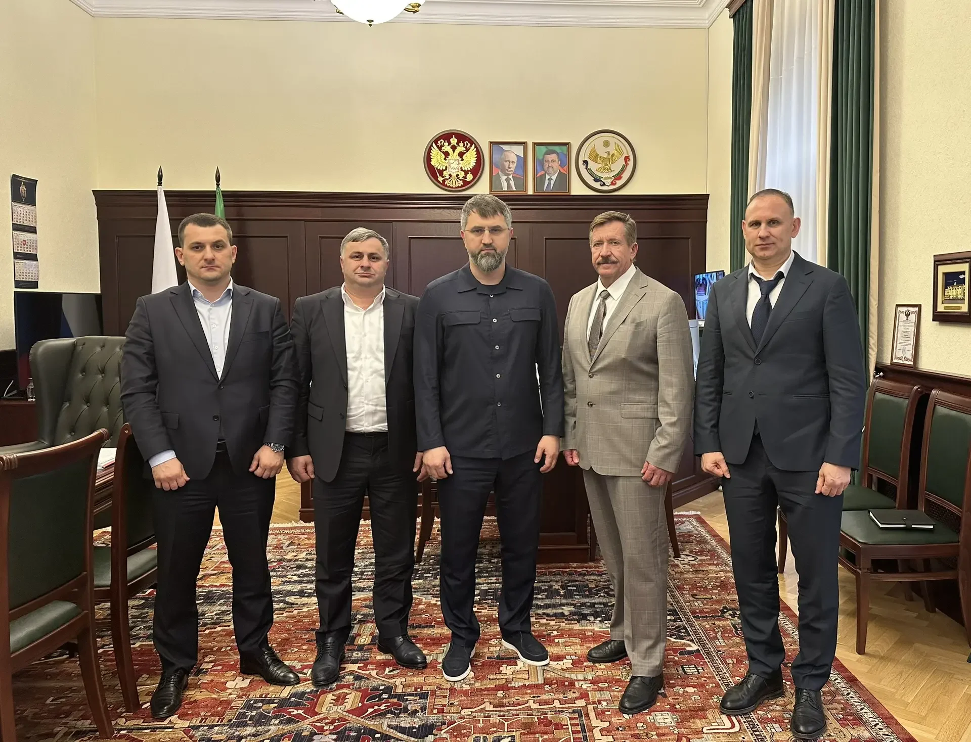 Магомед Рамазанов провёл встречу с депутатом ГД Виктором Бутом