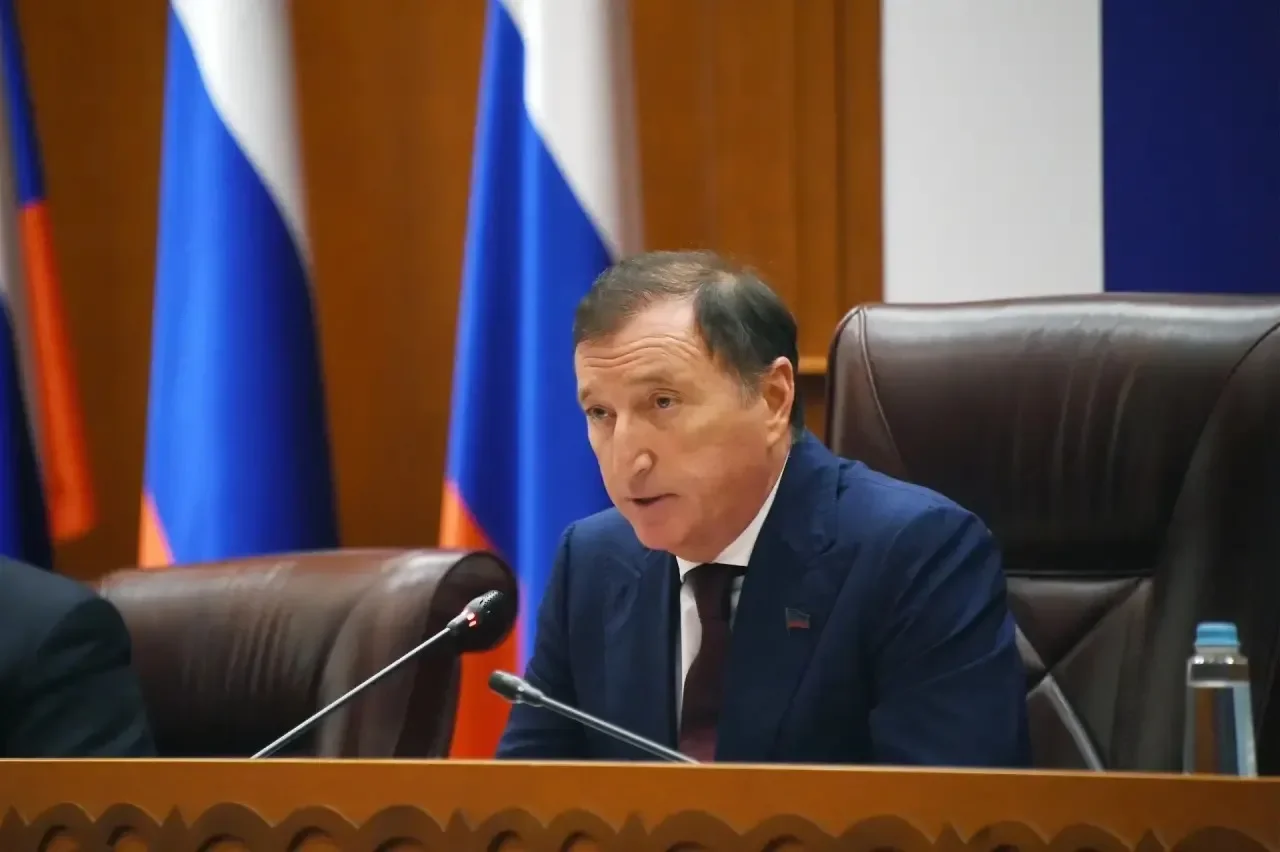 Заур Аскендеров занял 13-ую строчку рейтинга глав законодательных органов регионов России