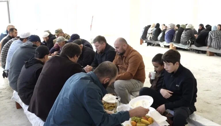 В Ленинкенте прошел благотворительный мавлид в строящейся мечети Памяти героев СВО