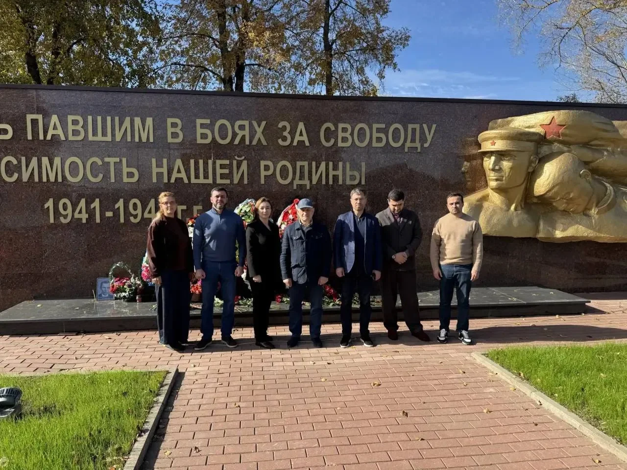 Дагестанская делегация отдала дань уважения защитникам Витебска, павшим в боях