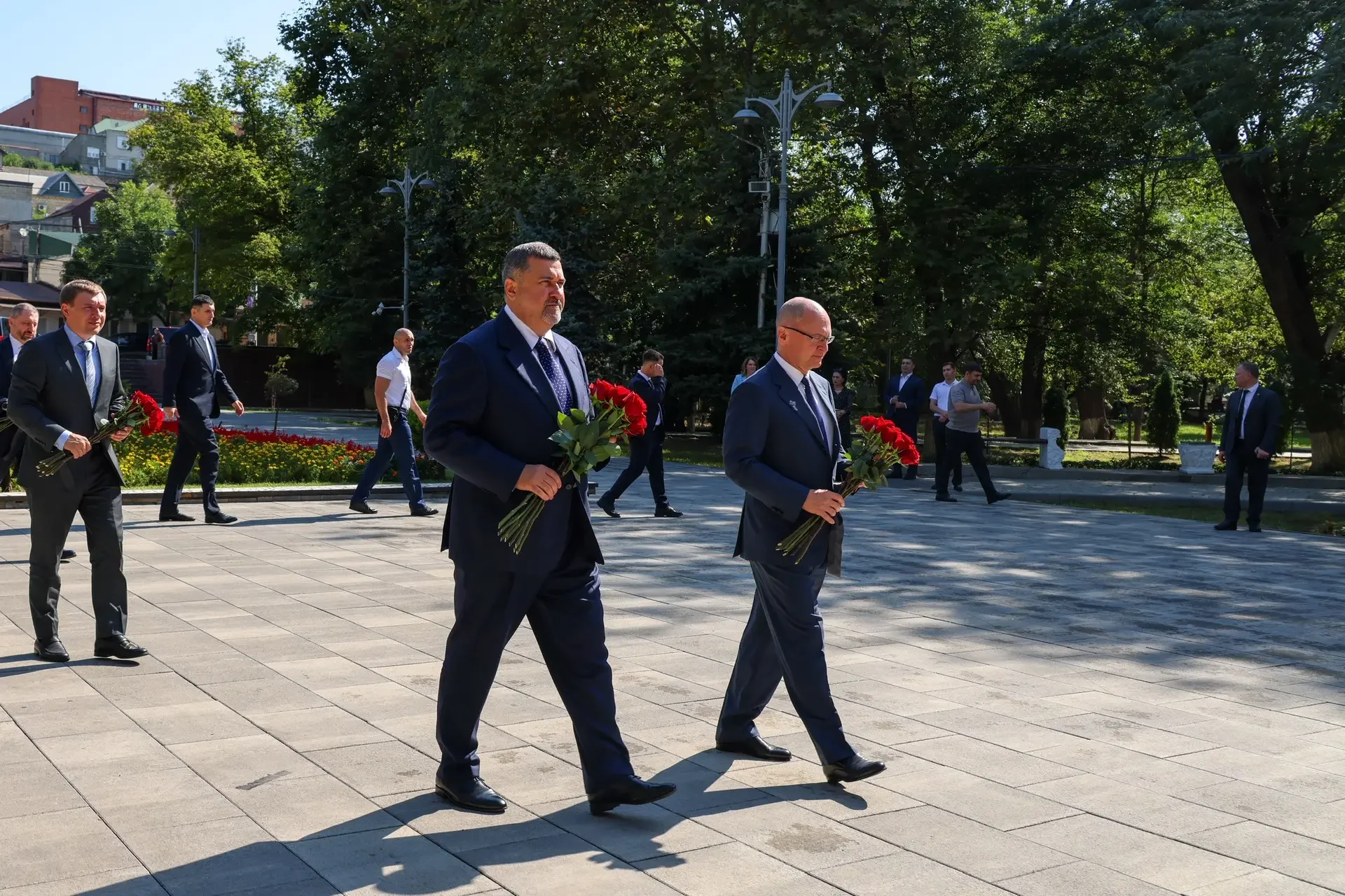 Первый замглавы Администрации Президента России Сергей Кириенко продолжает свою рабочую поездку по РД