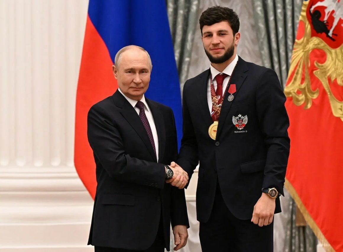 Президент РФ наградил дагестанских боксеров