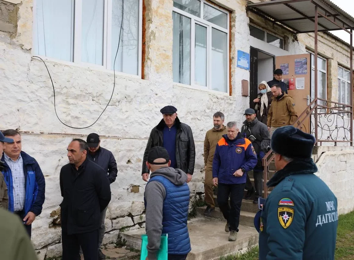 Правительственная комиссия в Уркарахе посетила ПВР и штаб приема обращений