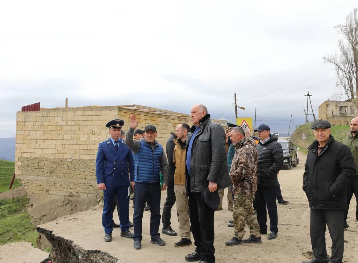Около 90 домов повреждены оползнем в селе Уркарах Дагестана