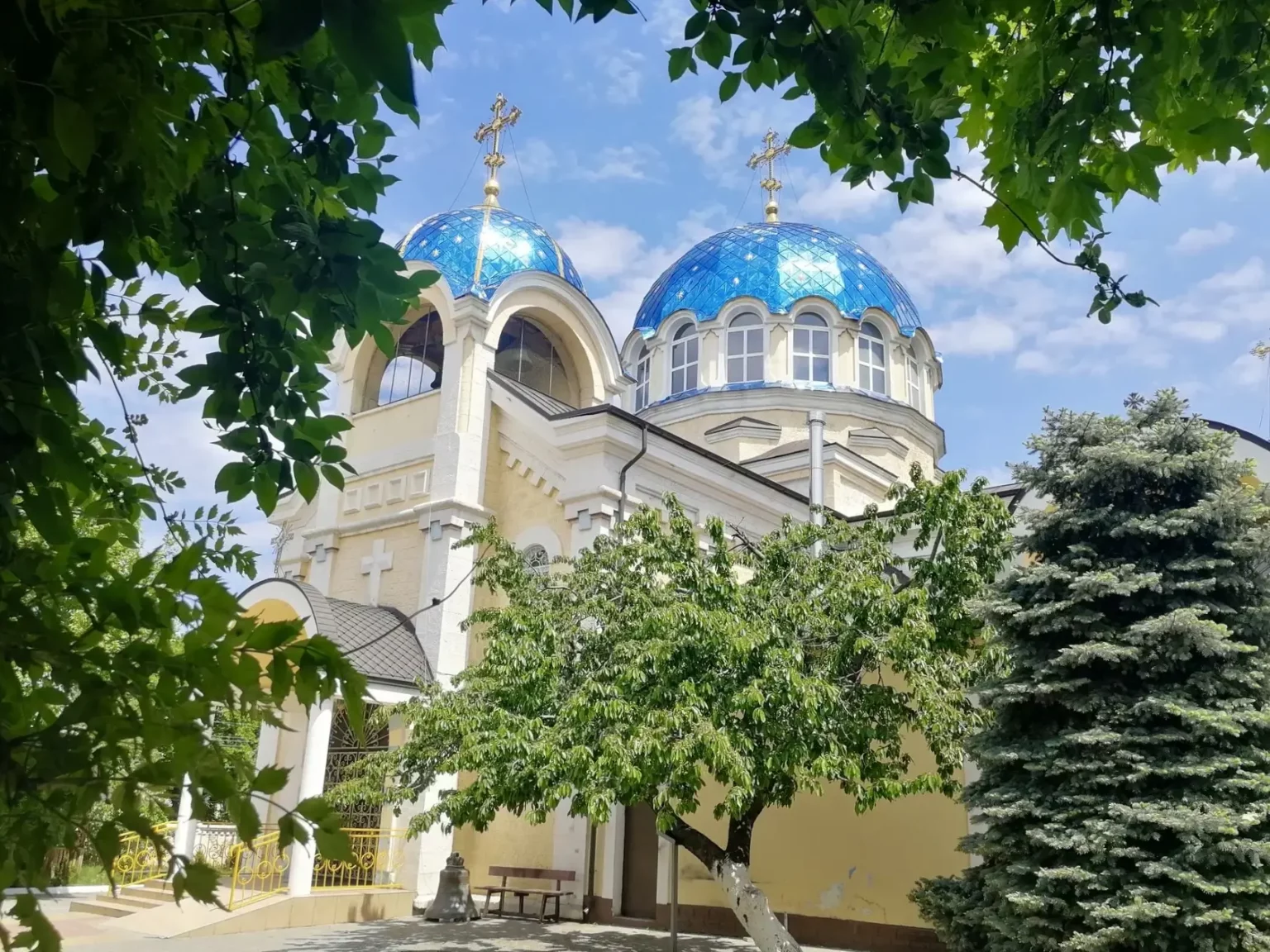 Глава кабмина РД поздравил православных христиан с праздником Пасхи