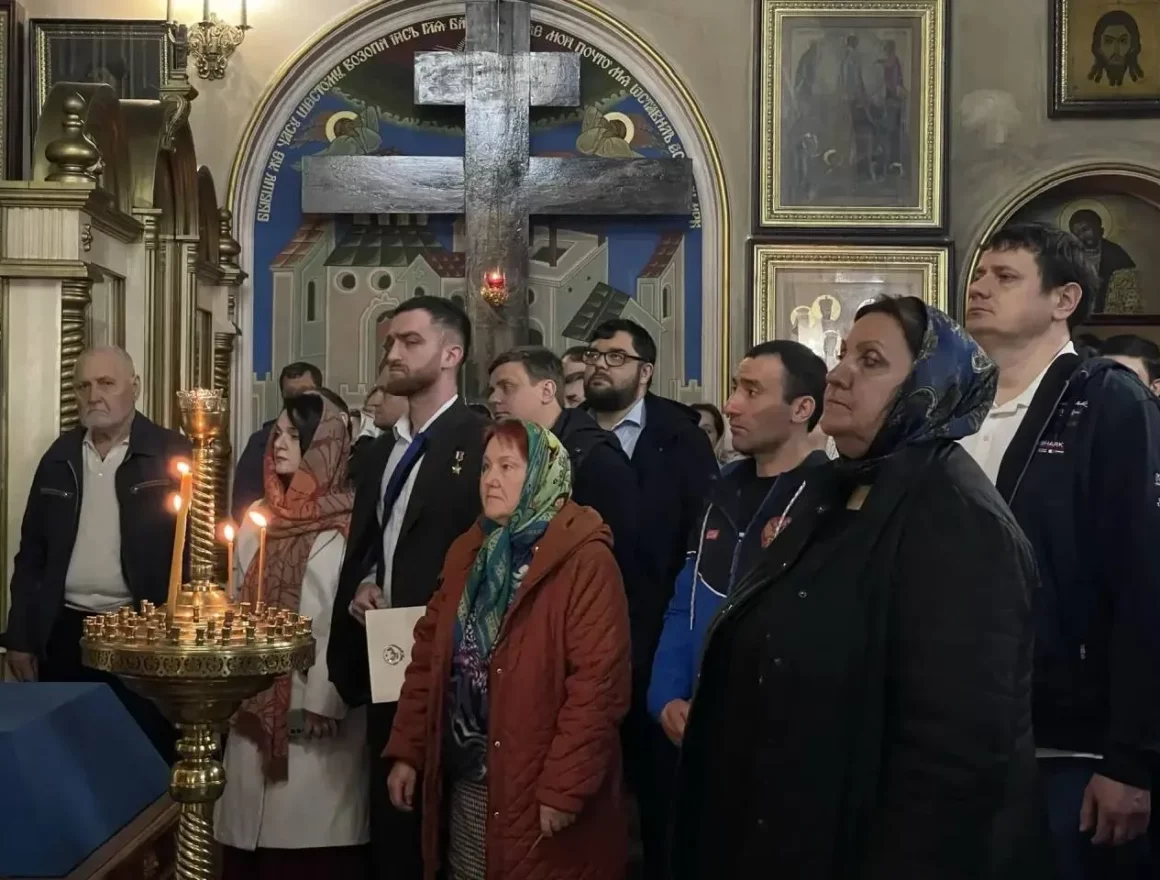 Юрий Левицкий принял участие в праздничном Пасхальном богослужении