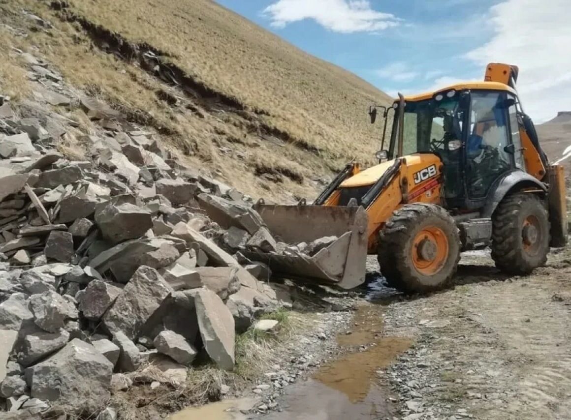 На 145 участках дорог восстановлено движение после паводков в РД