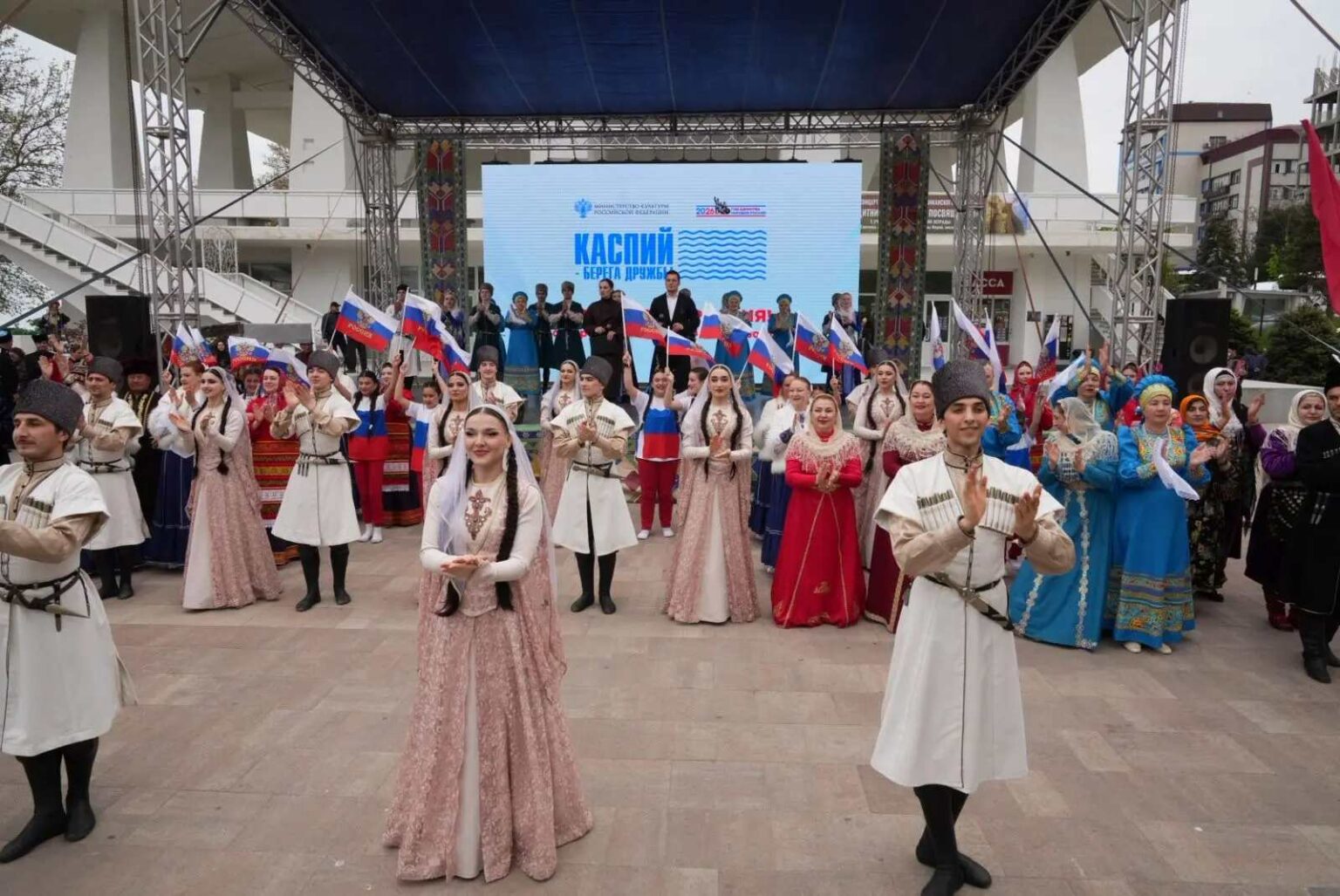 «Каспий – берега дружбы». В Махачкале завершился Международный фестиваль народного творчества