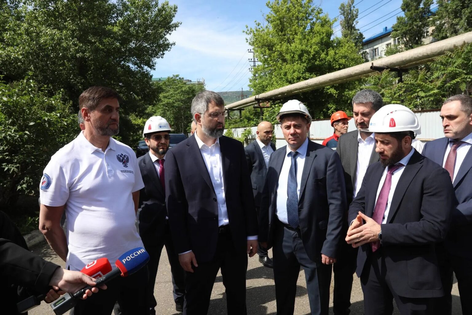 Петр Конюшенко и Магомед Рамазанов осмотрели состояние подстанции «Новая» в Махачкале