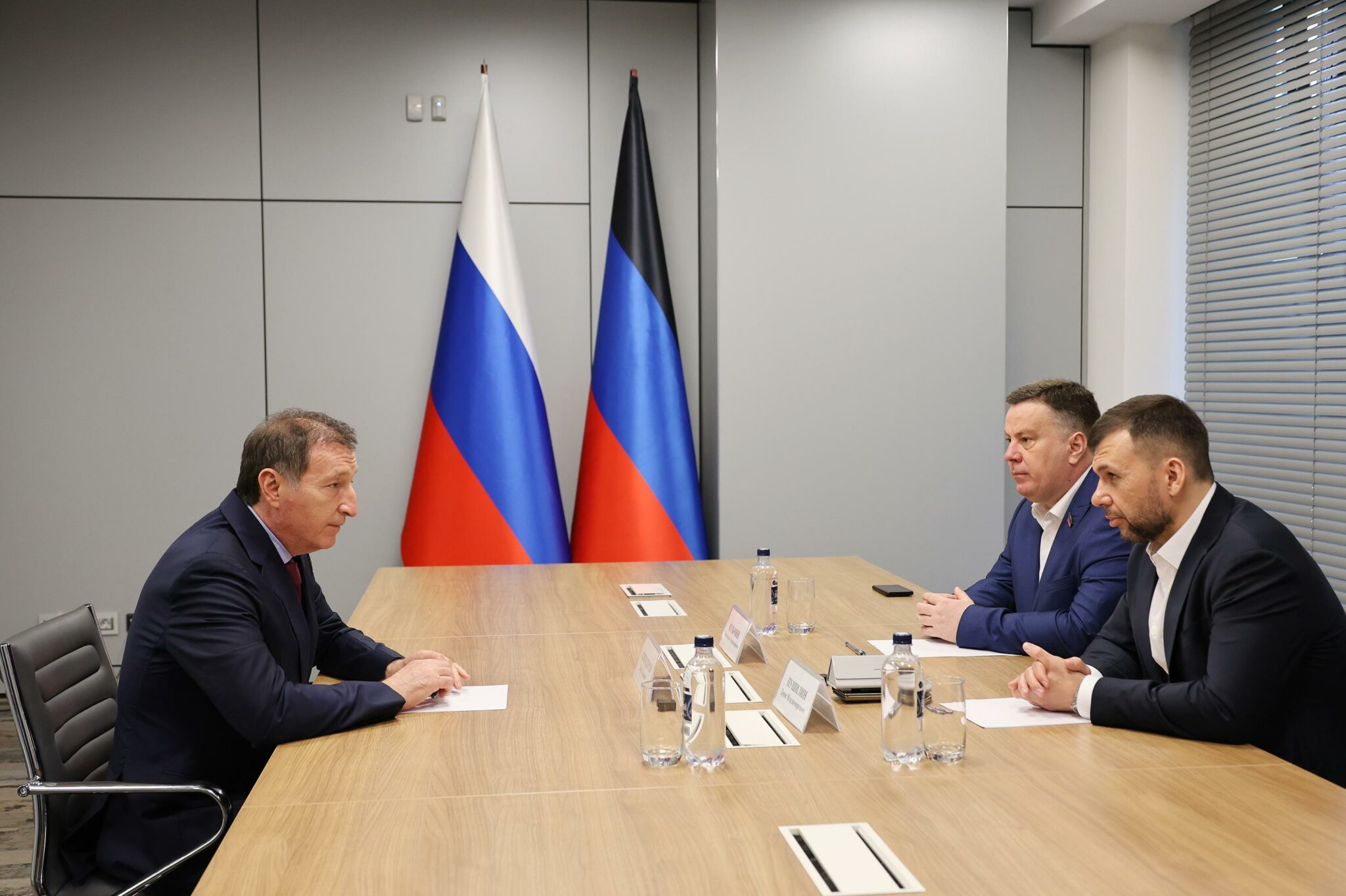 Заур Аскендеров провел встречу с главой ДНР Денисом Пушилиным