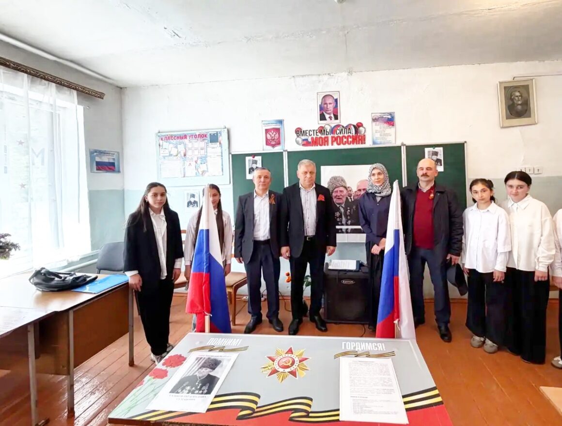 В Рутульской школе №1 открыли «Парту Героя»