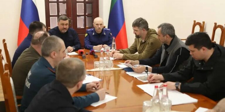 Врио Главы РД проводит совещание по итогам поездки в Мамедкалу