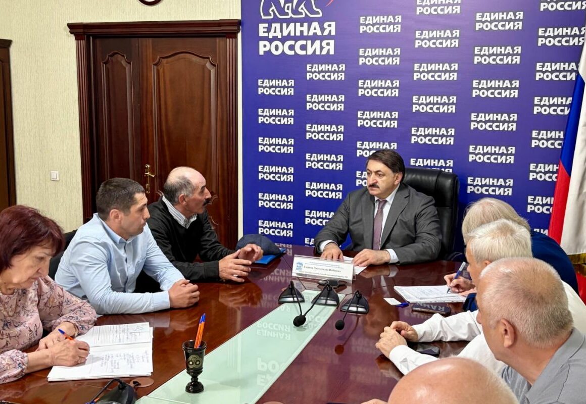 Джамаладин Гасанов провел прием граждан в Махачкале