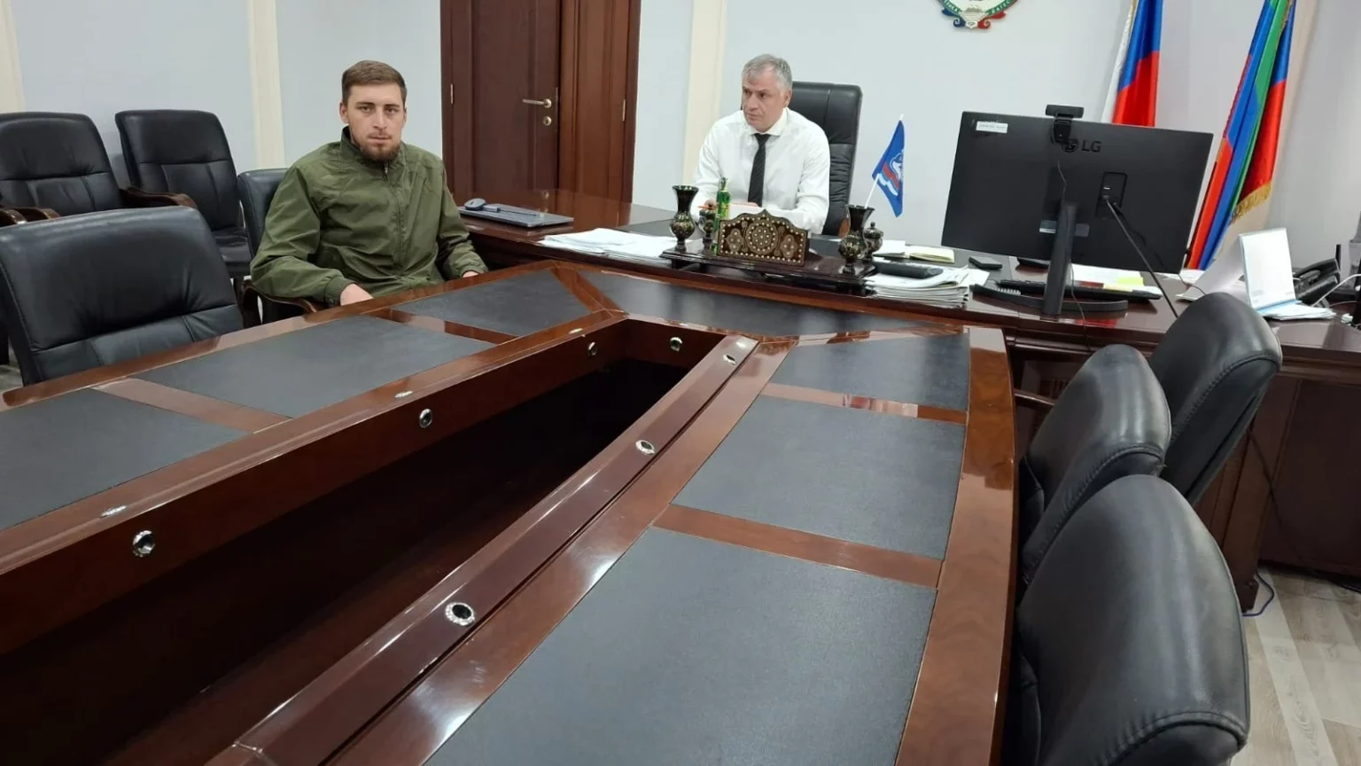 Глава Тляратинского района встретился с участником СВО Курбаном Магомедовым