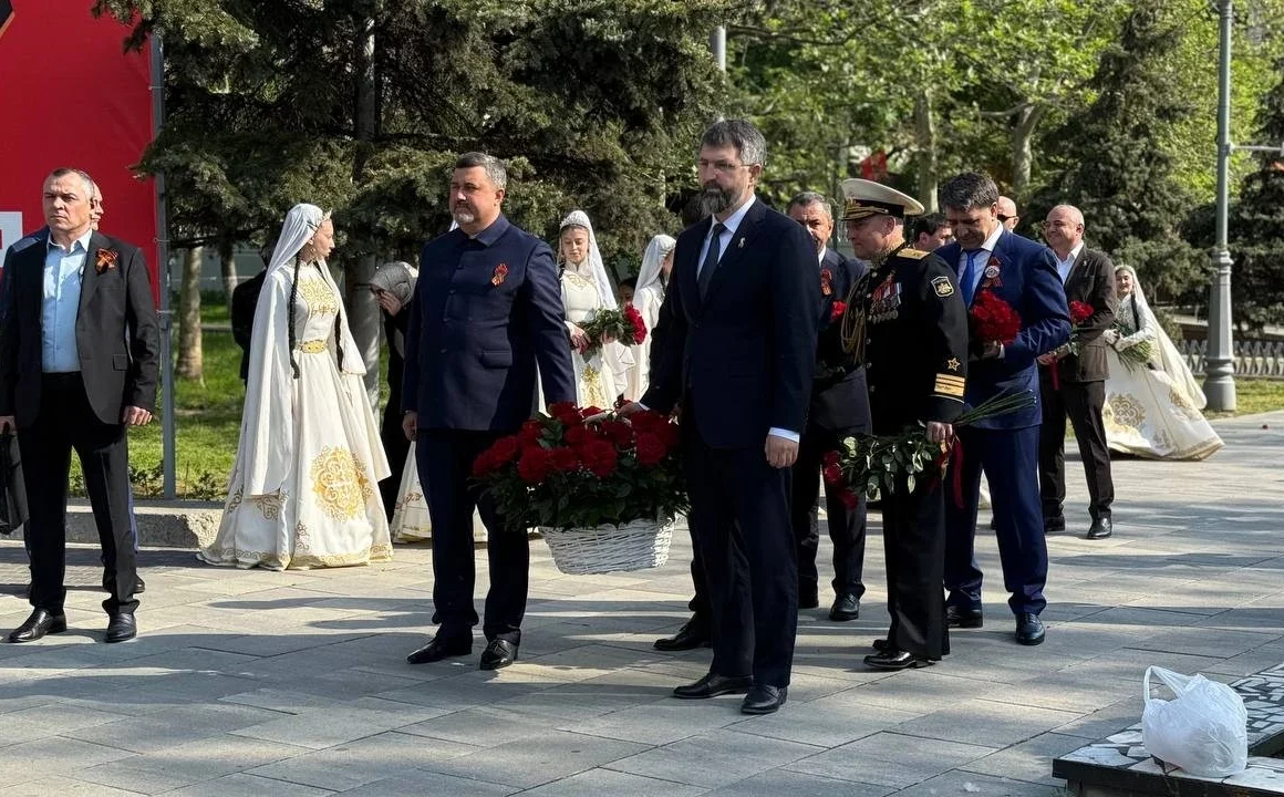 Федор Щукин и Магомед Рамазанов почтили память погибших в годы ВОВ