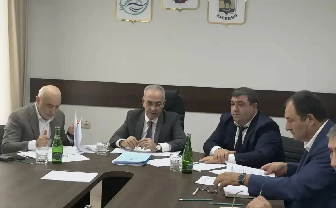 В Правительстве РД обсудили вопросы оформления субаренды земель бывших ГУПов в сфере виноградарства