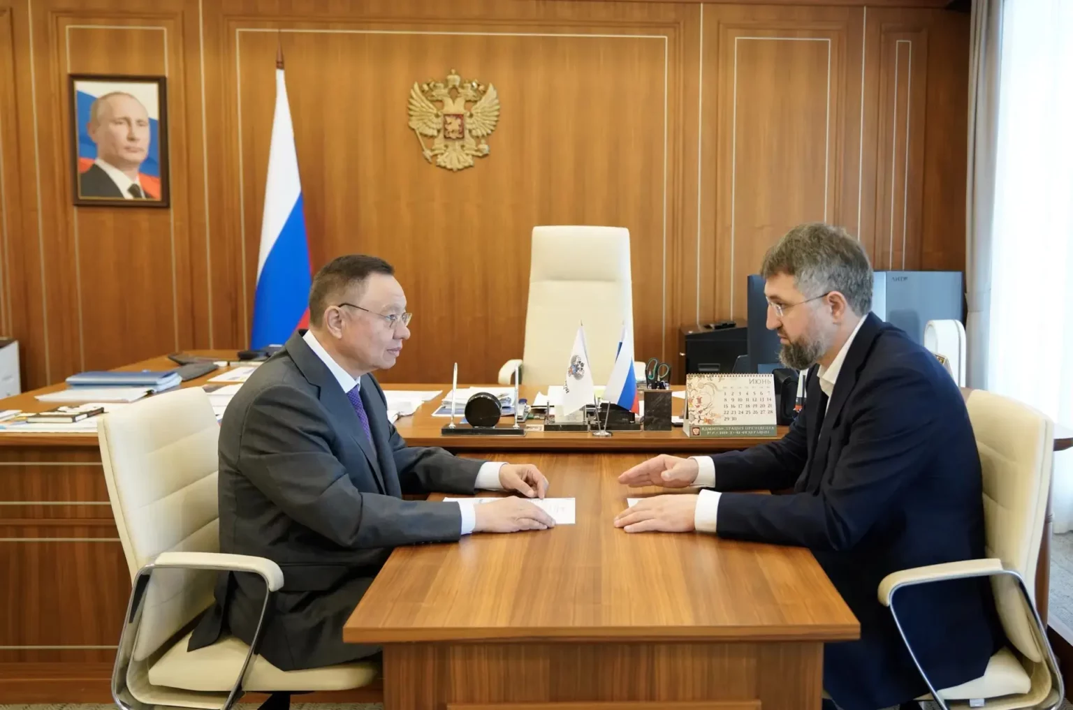 Ирек Файзуллин провел рабочую встречу с Главой кабмина РД Магомедом Рамазановым