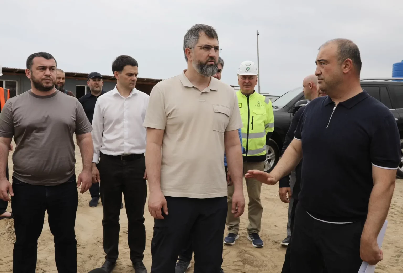 Глава кабмина РД проверил ход строительства трех образовательных учреждений микрорайона «Южный»