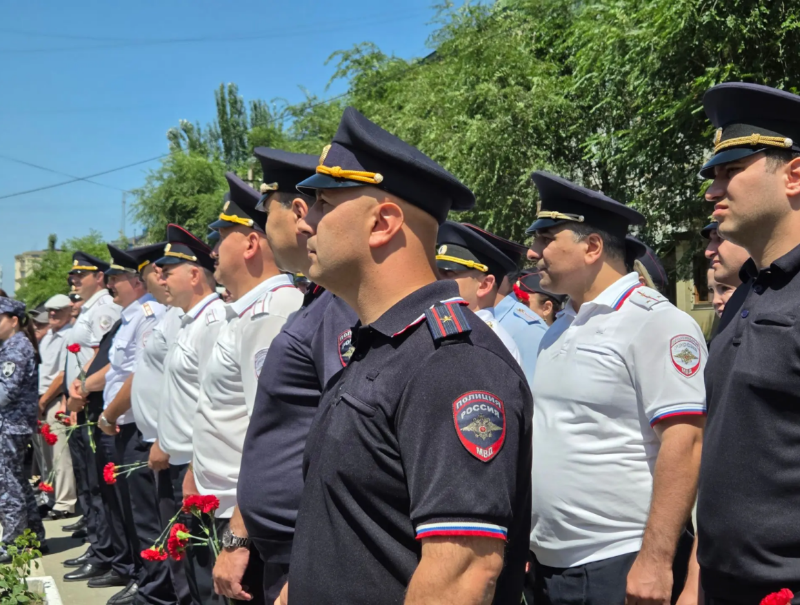 В Каспийске почтили память Героя России Магомеда Нурбагандова